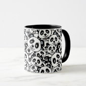 Modern Black and White Cute Panda Bear Pattern Tasse (VorderseiteRechts)