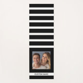 Modern Black And White Striped Personalized Photo Yogamatte (Vorderseite)