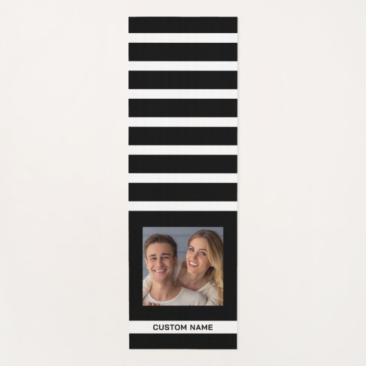 Modern Black And White Striped Personalized Photo Yogamatte (Vorderseite)