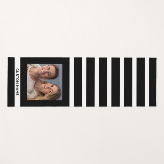 Modern Black And White Striped Personalized Photo Yogamatte (Vorderseite (Horizontal))