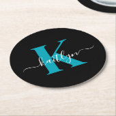Modern Black Aquamarin Script Monogram Runder Pappuntersetzer (Angewinkelt)