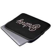 Modern Black Blush Dusty Pink Monogram und Name Laptopschutzhülle (Vorne Knopf)