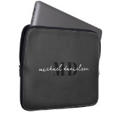 Modern Black & Elegant Script Initial Monogram Laptopschutzhülle (Vorne Rechts)