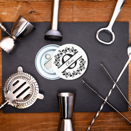 Modern Black Floral Wreath Split Monogram "O" Flaschenöffner