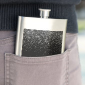 Modern Black Glitzer Simple Script Monogram Name Flachmann (Beispiel)