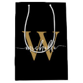 Modern Black Gold Monogram, Initial Stylish Script Mittlere Geschenktüte (Vorderseite)