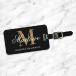 Modern Black Gold Monogram Script Gepäckanhänger<br><div class="desc">Moderne Monogram Schwarz-weiß Gold Calligraphy Name Gepäckanhänger. Ein stilvolles personalisiertes Geschenk oder Gastgeschenk.</div>