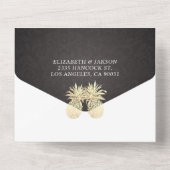 Modern Black & Gold Pineapples Couple Wedding RSVP All In One Einladung (Rückseite)