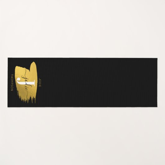 Modern Black & Gold Script Monogram Yogamatte (Vorderseite (Horizontal))