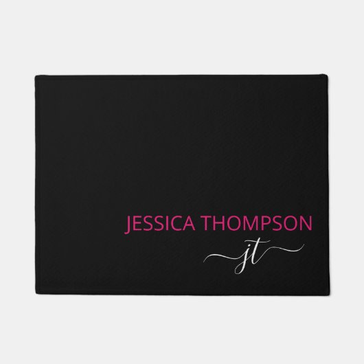 Modern Black Hot Pink Simple Script Monogram Name  Fußmatte (Vorderseite)