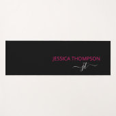 Modern Black Hot Pink Simple Script Monogram Name  Yogamatte (Vorderseite (Horizontal))