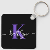 Modern Black Lila Script Monogram Schlüsselanhänger (Rückseite)
