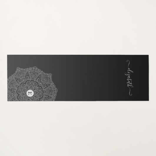 Modern Black Mandala Monogram Name Yogamatte (Rückseite (Horizontal))