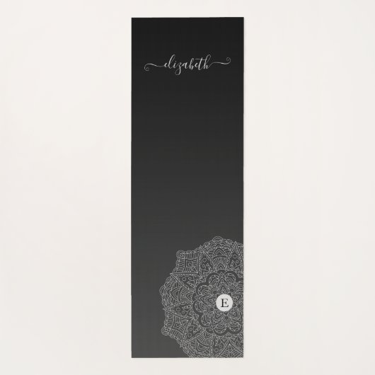 Modern Black Mandala Monogram Name Yogamatte (Rückseite)