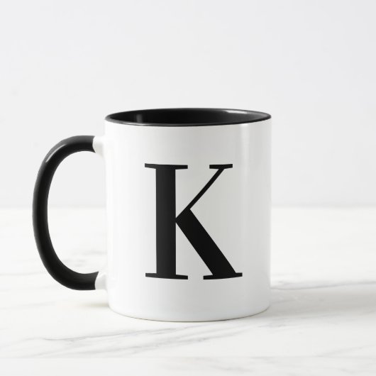 Modern Black Monogram Letter K Typography Tasse (Links)