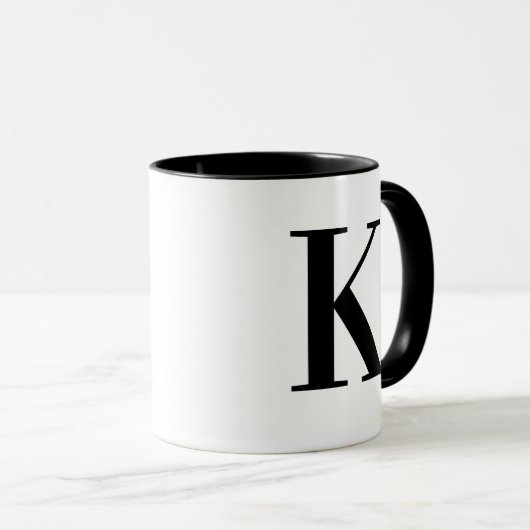 Modern Black Monogram Letter K Typography Tasse (VorderseiteRechts)
