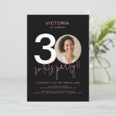 Modern Black Pink 30. Geburtstag Einladung (Stehend Vorderseite)
