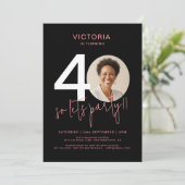 Modern Black Pink 40. Geburtstag Einladung (Stehend Vorderseite)