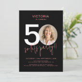 Modern Black Pink 50. Geburtstag Einladung (Stehend Vorderseite)