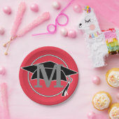 Modern Black Red Abschluss Monogram Initial Pappteller (Party)