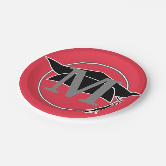 Modern Black Red Abschluss Monogram Initial Pappteller (Schrägansicht)