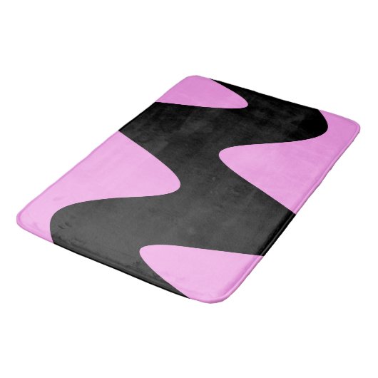 Modern Black River Pink Badematte (Schrägansicht)