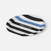 Modern Black Stripes IMITATE Blue Glitz und Name Pappteller (Schrägansicht)