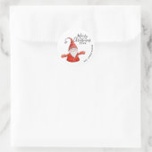 Modern Black Text Red White Gnome Frohe Weihnachte Runder Aufkleber (Tasche)