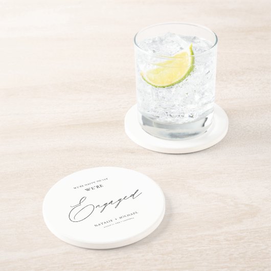 Modern Black & White Calligraphy Engagement Party Getränkeuntersetzer (Seite)