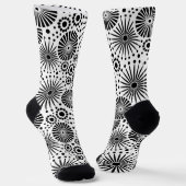 Modern Black White Geometric Flowers Starburst  Socken (Gewinkelt)
