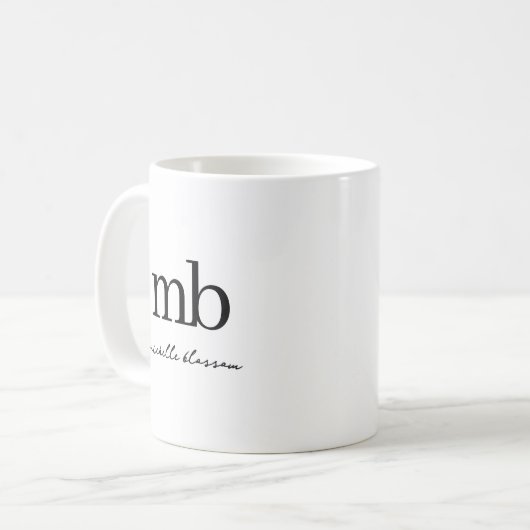 Modern Black White Trendy Script Initial Monogram Kaffeetasse (Vorderseite Links)