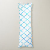 Modern-blaues Quatrefolienmuster Seitenschläferkissen (Rückseite (Vertikal))