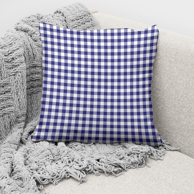 Modern Blue Gingham Pattern Kissen (Von Creator hochgeladen)