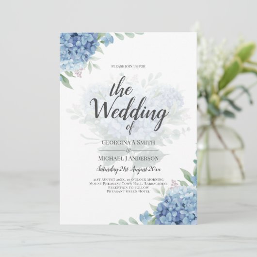 Modern Blue Hydrangea Bloral Wedding Einladung (Stehend Vorderseite)