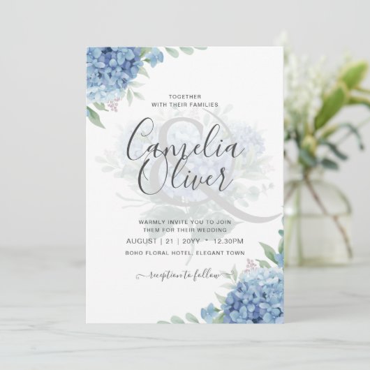 Modern Blue Hydrangea Bloral Wedding Einladung (Stehend Vorderseite)