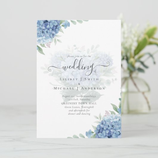 Modern Blue Hydrangea Bloral Wedding Einladung (Stehend Vorderseite)
