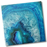 Modern Blue Marble Agate Fliese<br><div class="desc">Steine, Kristalle und Mineralien sind ein zeitloser, trendiger Stil. Dieser Druck zeichnet sich durch ein nahes Bild eines lebendigen, blauen Gesteins aus, mit kleinen Kristallen in der Tasche. Eine helle türkisfarbene oder aqua-blaue Färbung mit einzigartigen Linien und Verband. Ein spielerischer, aber moderner und stilvoller Look. Bright Aqua Blue Türkise Geode...</div>