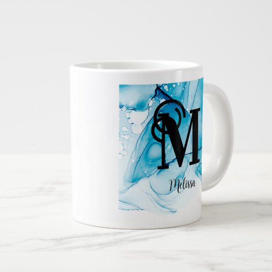 Modern Blue Marble Monogram Jumbo-Tasse (Vorderseite Rechts)