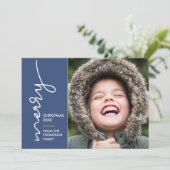 Modern blue Merry Christmas Script Photo Card (Stehend Vorderseite)