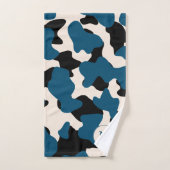 Modern Blue Monogram Cow Print Badhandtuch Set (Handtuch)