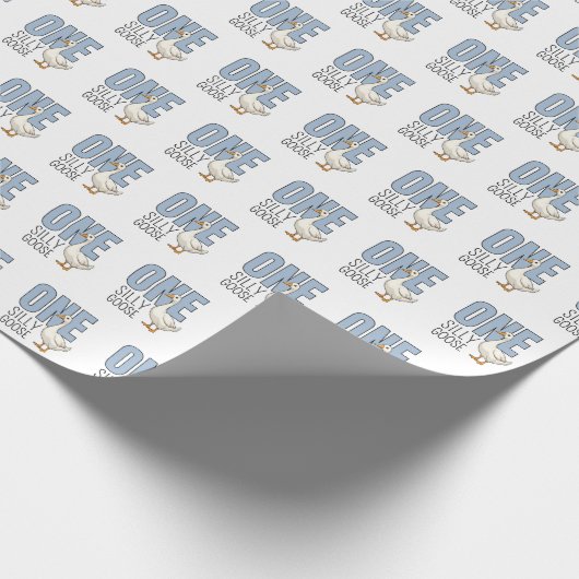 Modern Blue One Silly Goose First Birthday Geschenkpapier (Ecke)