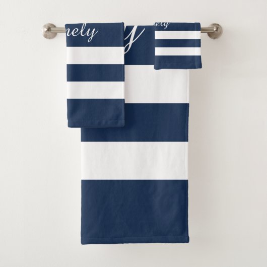 Modern Blue Stripes Script Badhandtuch Set (Insitu)