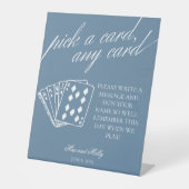 Modern Blue Wedding Playing Cards Pedestal Zeichen Sockelschild (Vorderseite)
