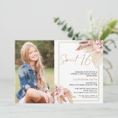 Modern Blush Boho Bloral Foto Sweet 16 Birthday Einladung (Stehend Vorderseite)