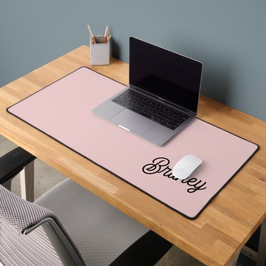 Modern Blush Dusty Pink Monogram und Name Schreibtischunterlage (Büro 2)