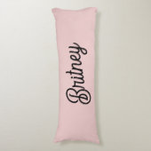 Modern Blush Dusty Pink Monogram und Name Seitenschläferkissen (Vorderseite Vertikal)
