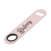 Modern Blush Dusty Pink Monogram und Name Speed Flaschenöffner (Vorderseite Schrägansicht)