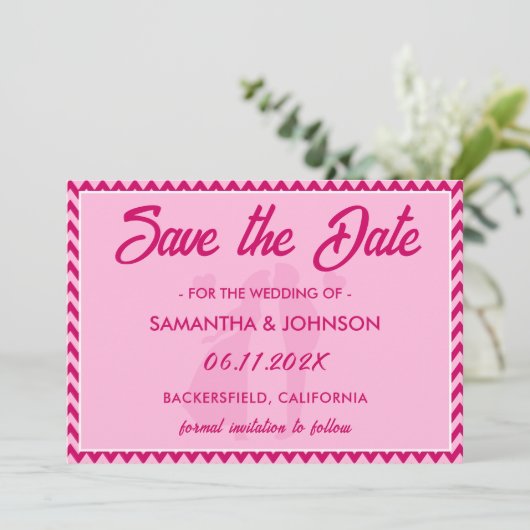 Modern Blush Pink Chevron Stripe QR Code Save The Date (Stehend Vorderseite)