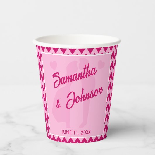 Modern Blush Pink Chevron Stripe Wedding Pappbecher (Vorderseite)
