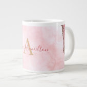 Modern Blush Pink Gold Agate Geode Monogram Jumbo-Tasse (Vorderseite Rechts)